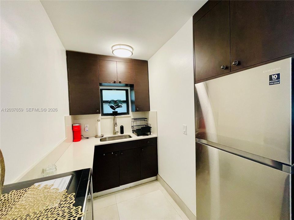 For Rent: $1,700 (0 beds, 1 baths, 2084 Square Feet)