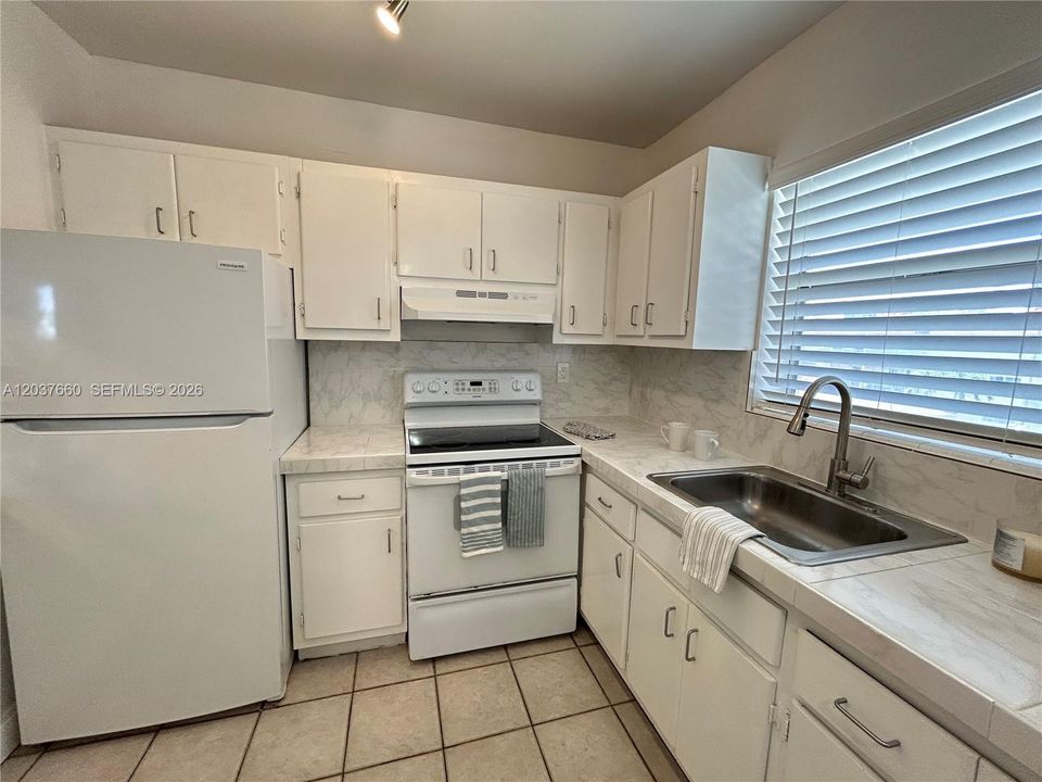 В аренду: $1,750 (1 спален, 1 ванн, 673 Квадратных фут)