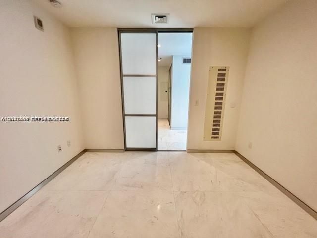 В аренду: $9,700 (1 спален, 2 ванн, 1125 Квадратных фут)