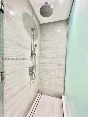 В аренду: $9,700 (1 спален, 2 ванн, 1125 Квадратных фут)