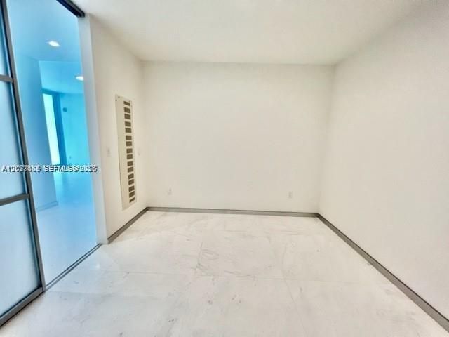 В аренду: $9,700 (1 спален, 2 ванн, 1125 Квадратных фут)