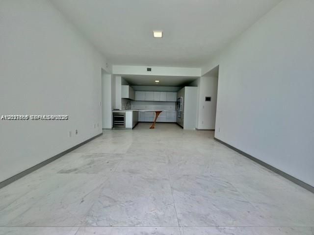В аренду: $9,700 (1 спален, 2 ванн, 1125 Квадратных фут)