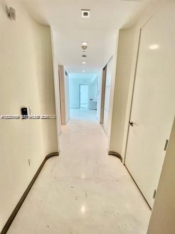 В аренду: $9,700 (1 спален, 2 ванн, 1125 Квадратных фут)
