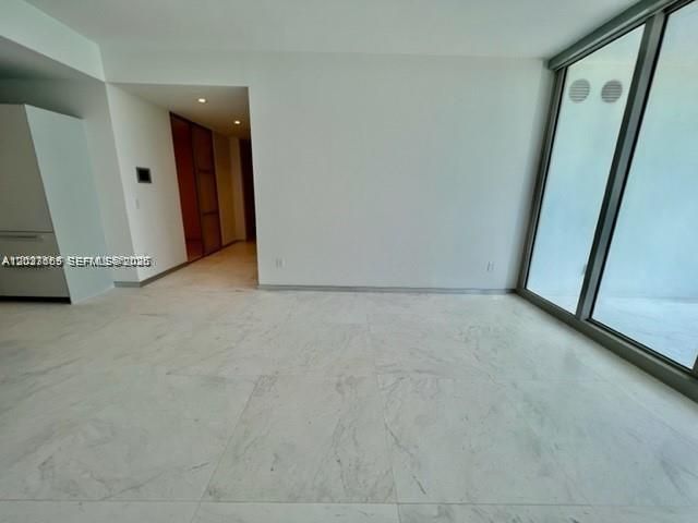 В аренду: $9,700 (1 спален, 2 ванн, 1125 Квадратных фут)