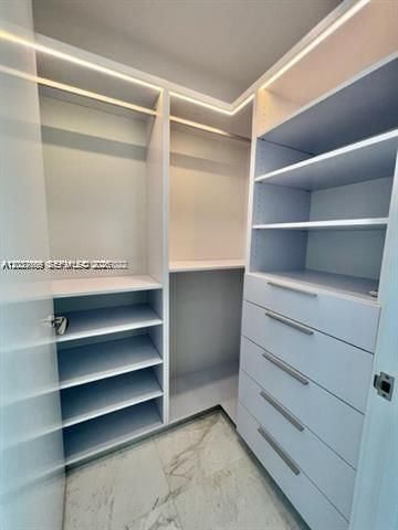 В аренду: $9,700 (1 спален, 2 ванн, 1125 Квадратных фут)