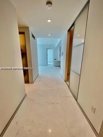В аренду: $9,700 (1 спален, 2 ванн, 1125 Квадратных фут)