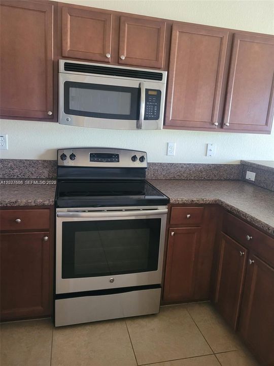 В аренду: $2,950 (3 спален, 2 ванн, 1545 Квадратных фут)