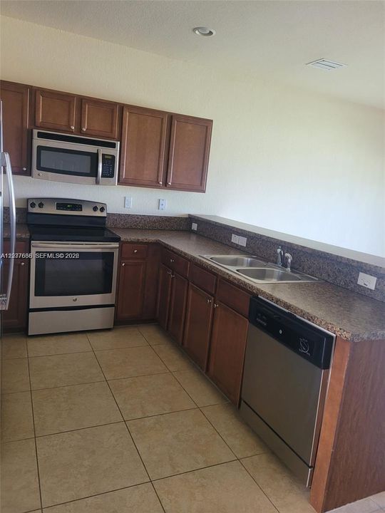 В аренду: $2,950 (3 спален, 2 ванн, 1545 Квадратных фут)