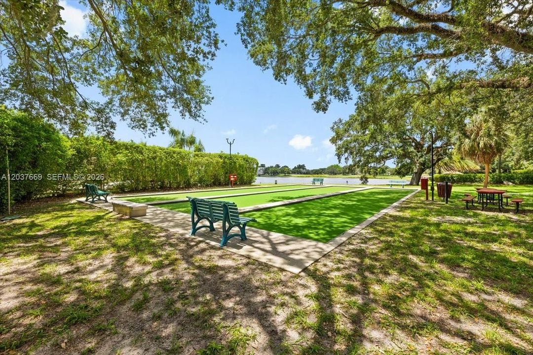 For Rent: $1,900 (1 beds, 1 baths, 700 Square Feet)
