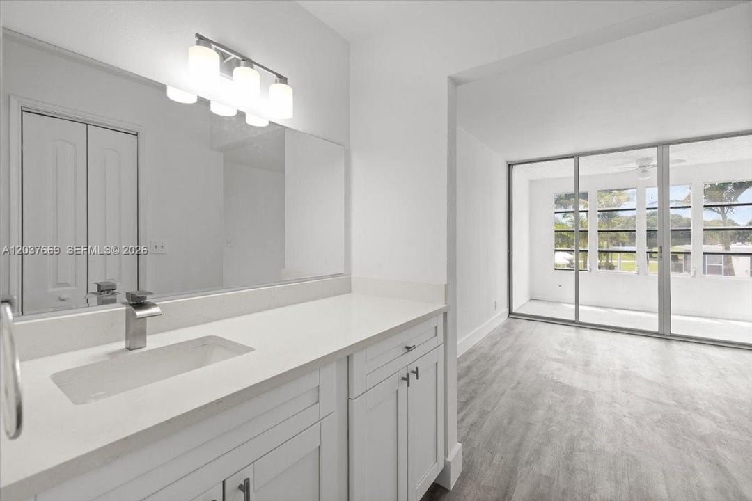 For Rent: $1,900 (1 beds, 1 baths, 700 Square Feet)