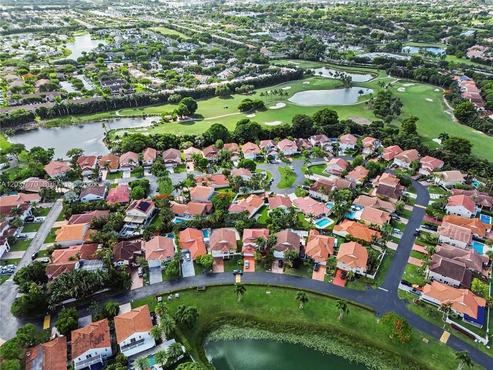 En Venta: $1,195,000 (4 camas, 3 baños, 2588 Pies cuadrados)