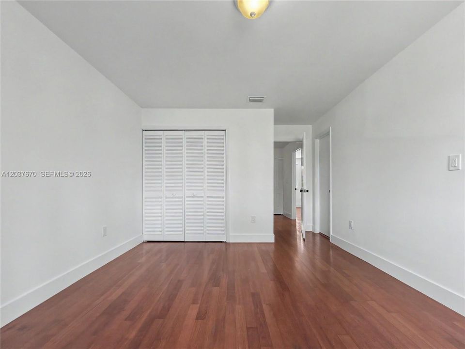 En Venta: $1,195,000 (4 camas, 3 baños, 2588 Pies cuadrados)
