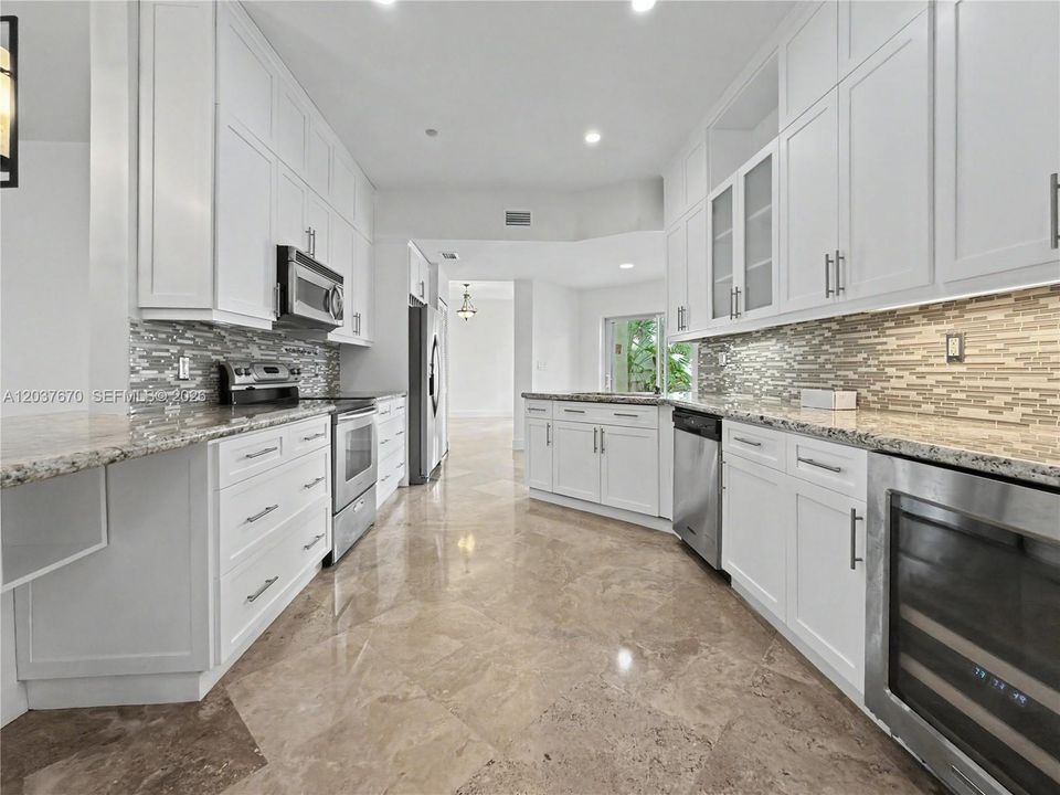 En Venta: $1,195,000 (4 camas, 3 baños, 2588 Pies cuadrados)