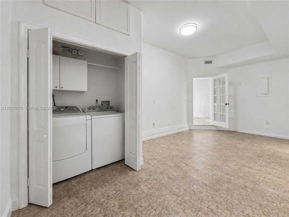 En Venta: $1,195,000 (4 camas, 3 baños, 2588 Pies cuadrados)
