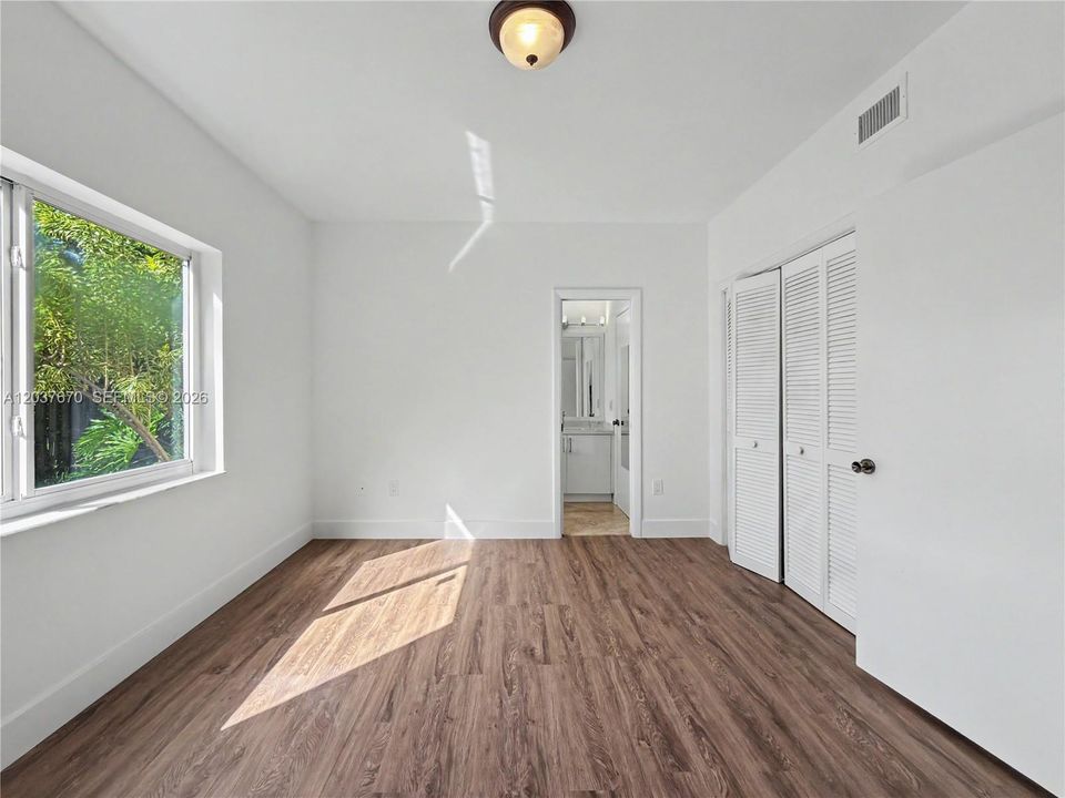 En Venta: $1,195,000 (4 camas, 3 baños, 2588 Pies cuadrados)