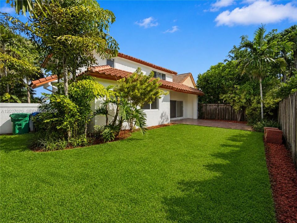 En Venta: $1,195,000 (4 camas, 3 baños, 2588 Pies cuadrados)
