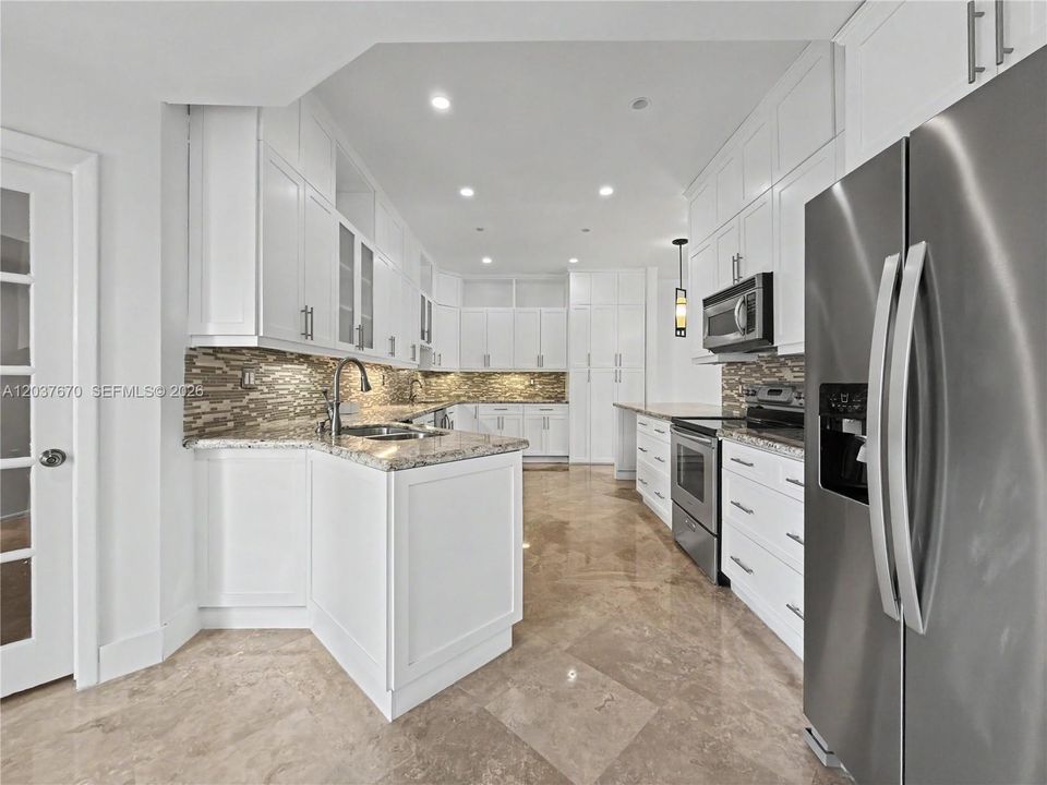 En Venta: $1,195,000 (4 camas, 3 baños, 2588 Pies cuadrados)
