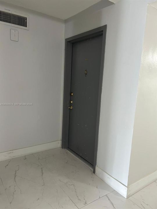 В аренду: $2,200 (2 спален, 2 ванн, 870 Квадратных фут)
