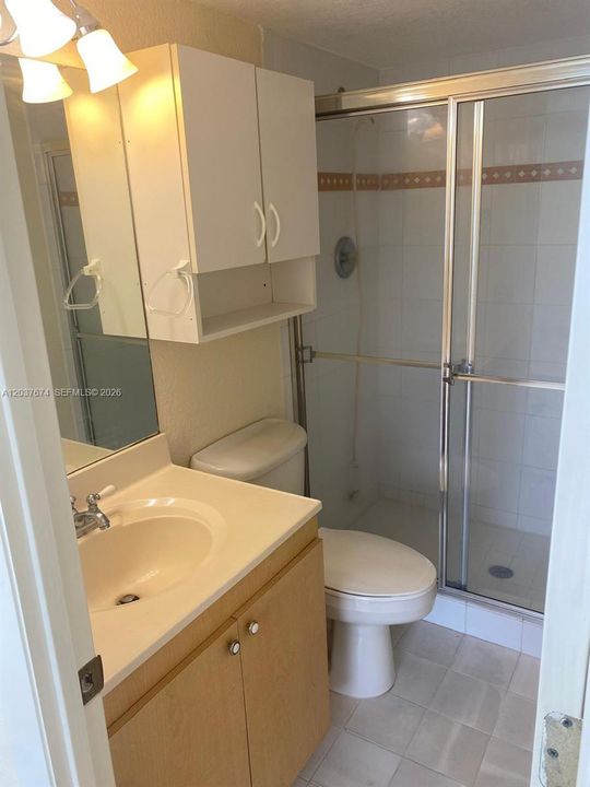 В аренду: $2,200 (2 спален, 2 ванн, 870 Квадратных фут)