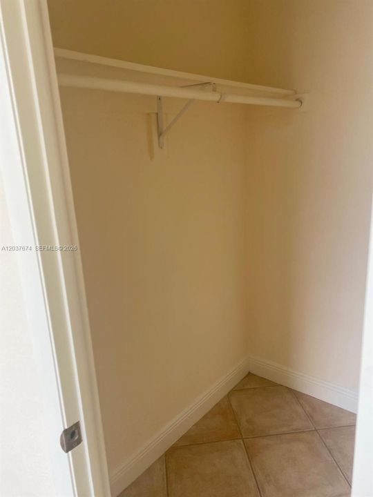 В аренду: $2,200 (2 спален, 2 ванн, 870 Квадратных фут)