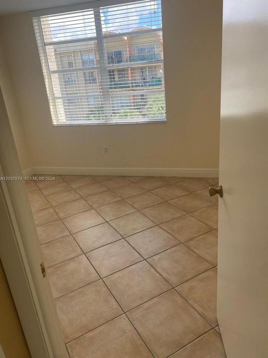 В аренду: $2,200 (2 спален, 2 ванн, 870 Квадратных фут)