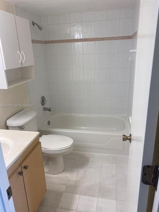 В аренду: $2,200 (2 спален, 2 ванн, 870 Квадратных фут)