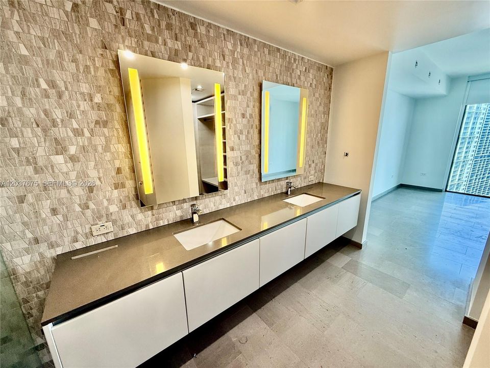 En Venta: $1,097,000 (2 camas, 2 baños, 1244 Pies cuadrados)