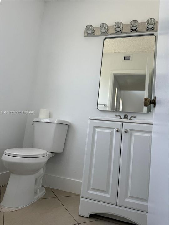 For Sale: $225,000 (2 beds, 2 baths, 1032 Square Feet)