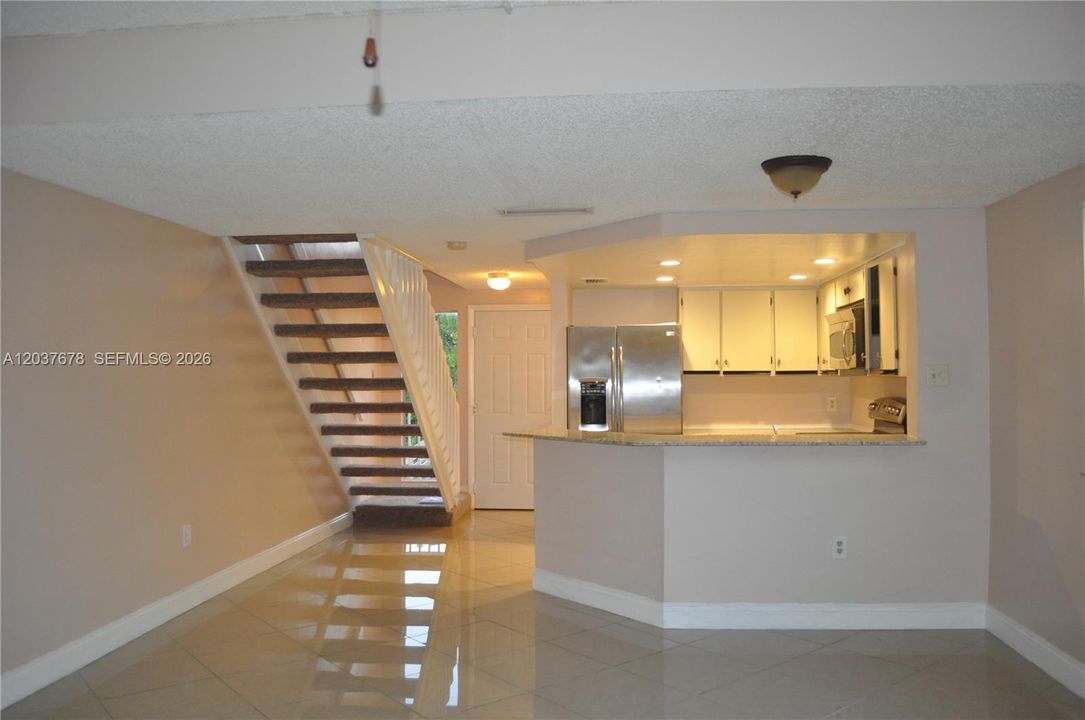 For Sale: $225,000 (2 beds, 2 baths, 1032 Square Feet)