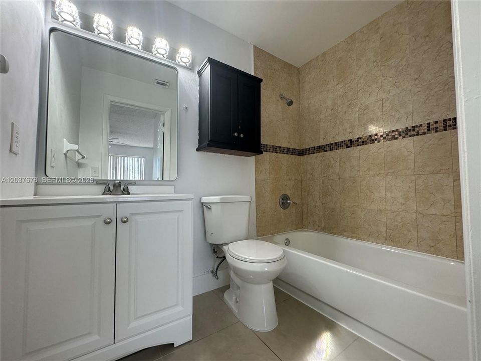 For Sale: $225,000 (2 beds, 2 baths, 1032 Square Feet)