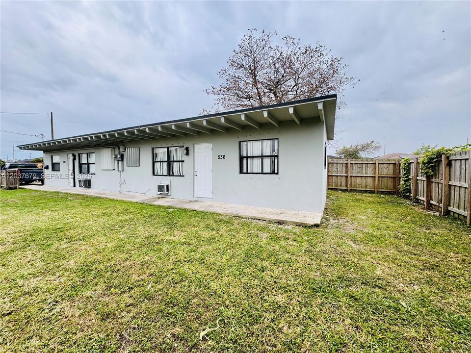 For Rent: $1,350 (1 beds, 1 baths, 450 Square Feet)