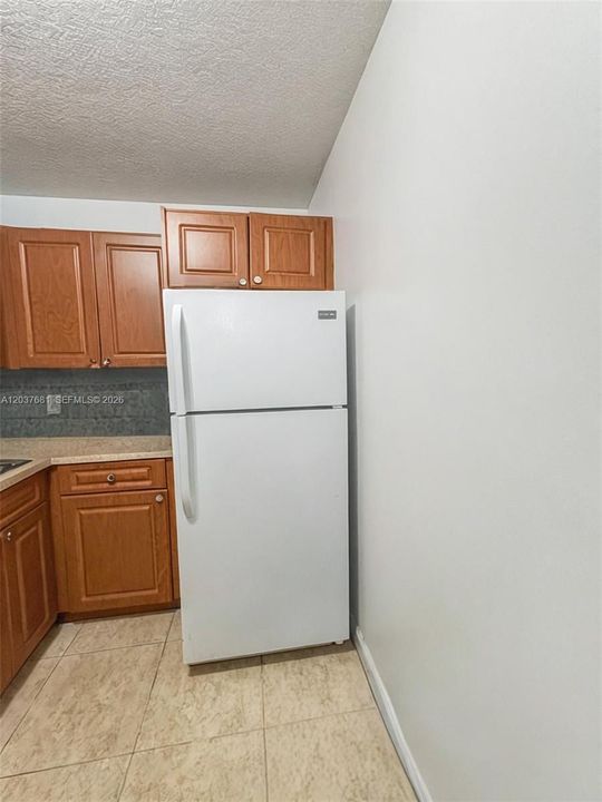 В аренду: $1,800 (1 спален, 1 ванн, 777 Квадратных фут)