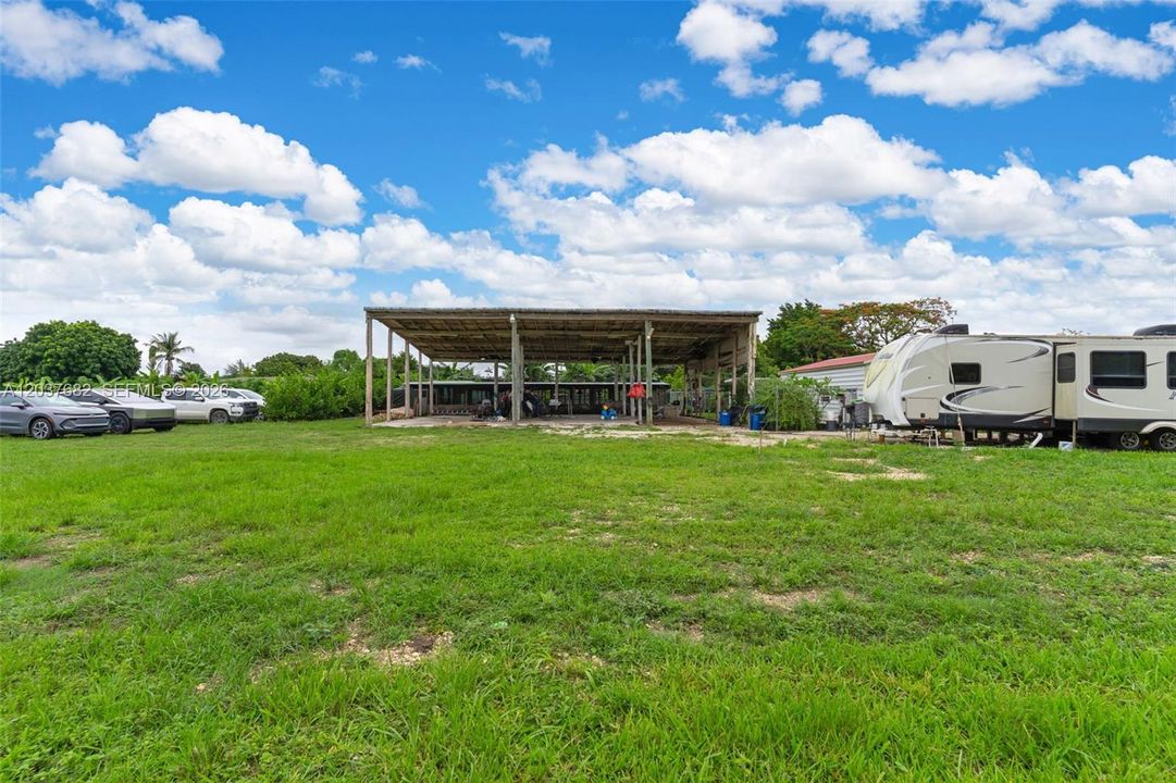 For Sale: $999,900 (2 beds, 2 baths, 1110 Square Feet)