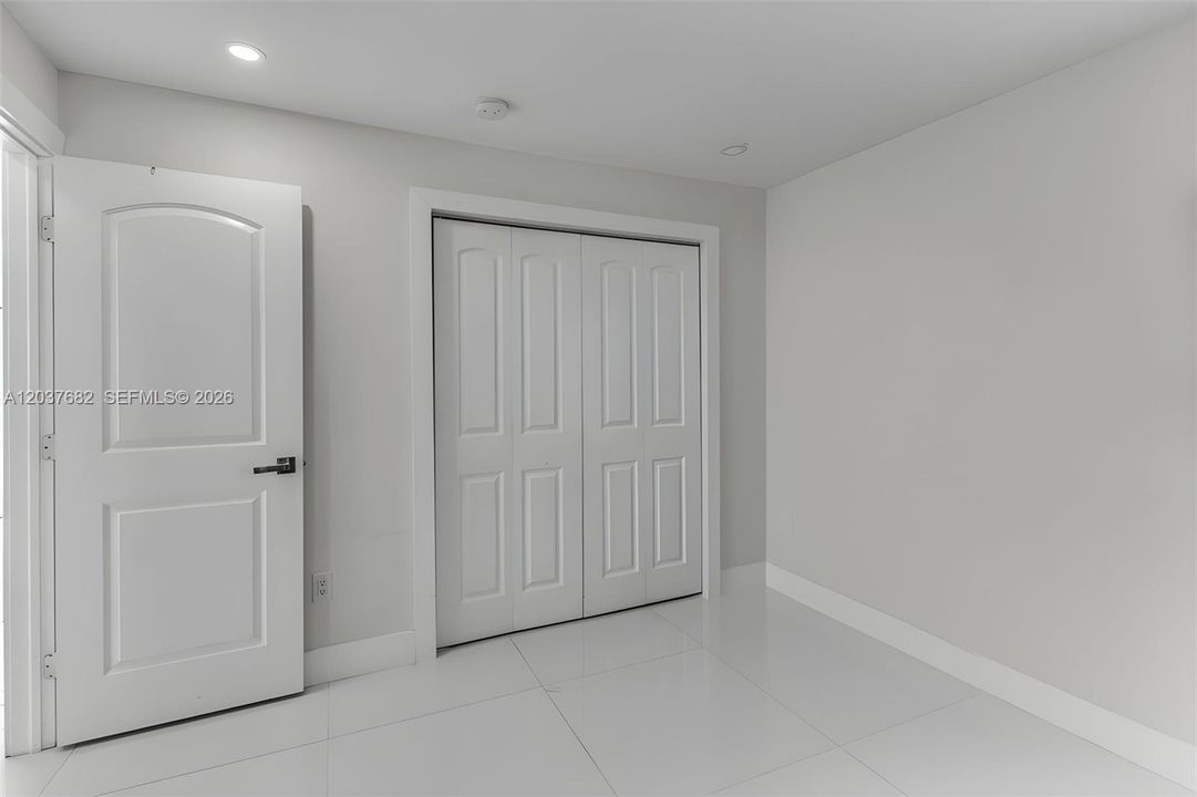 For Sale: $999,900 (2 beds, 2 baths, 1110 Square Feet)