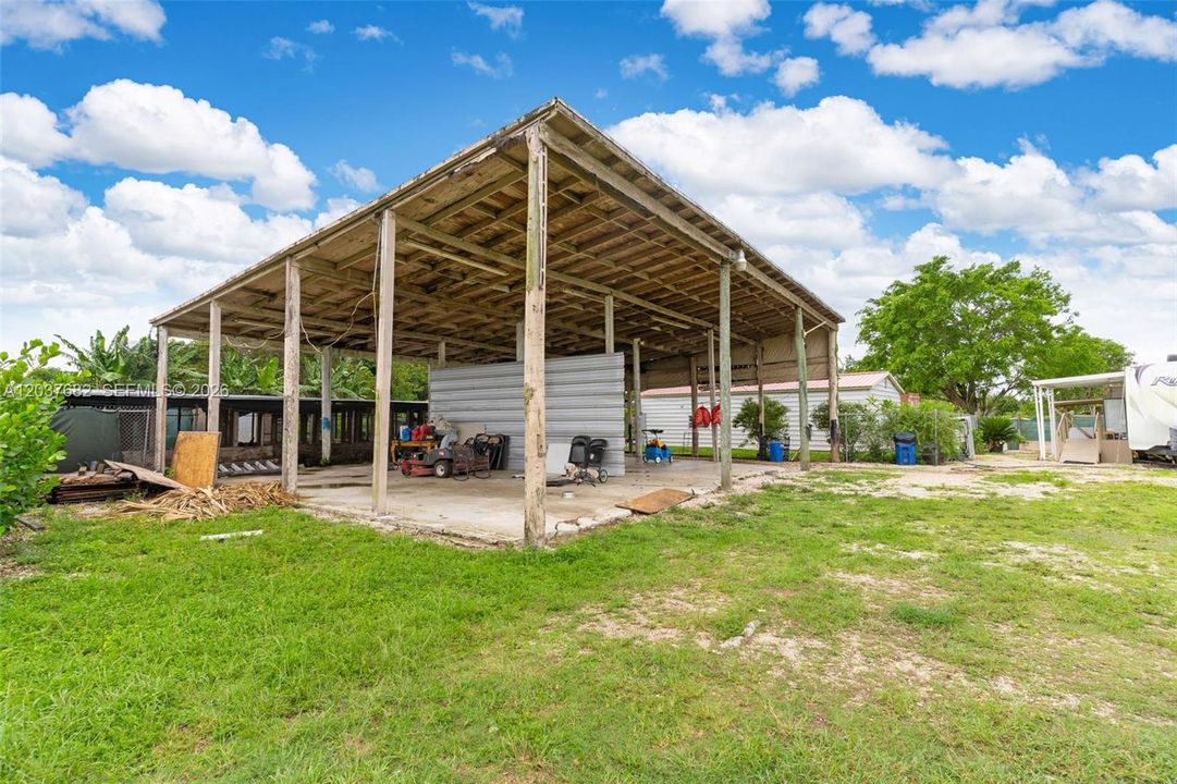 For Sale: $999,900 (2 beds, 2 baths, 1110 Square Feet)