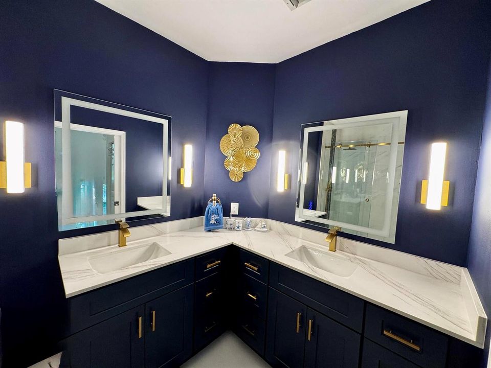 Primary Bathroom (2)