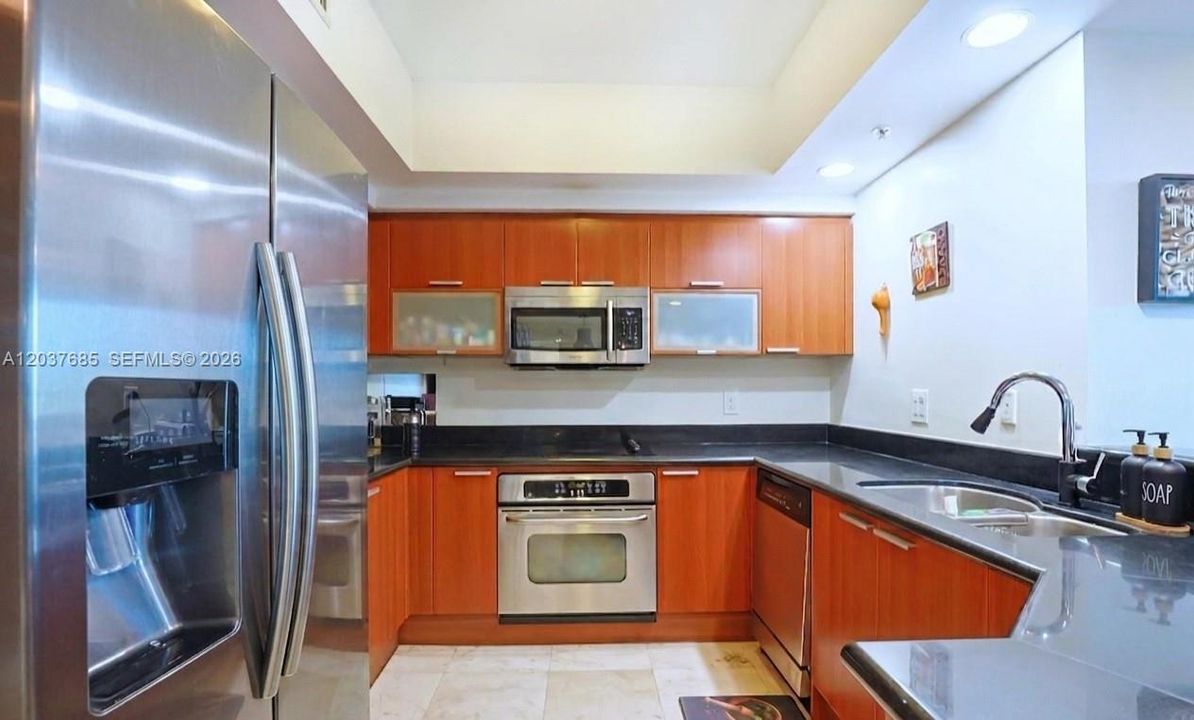 For Sale: $410,000 (2 beds, 2 baths, 1763 Square Feet)