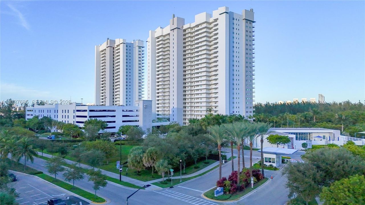 For Sale: $410,000 (2 beds, 2 baths, 1763 Square Feet)