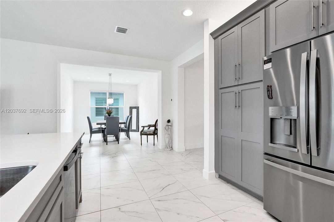 For Rent: $3,850 (4 beds, 2 baths, 2254 Square Feet)
