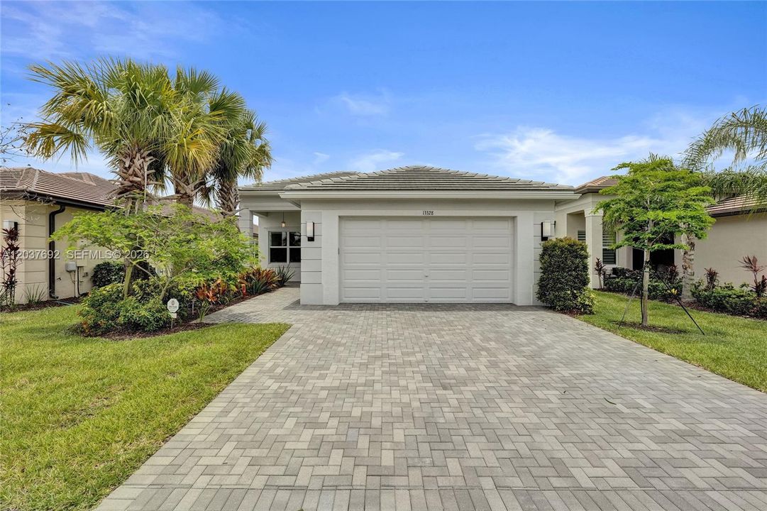 For Rent: $3,850 (4 beds, 2 baths, 2254 Square Feet)