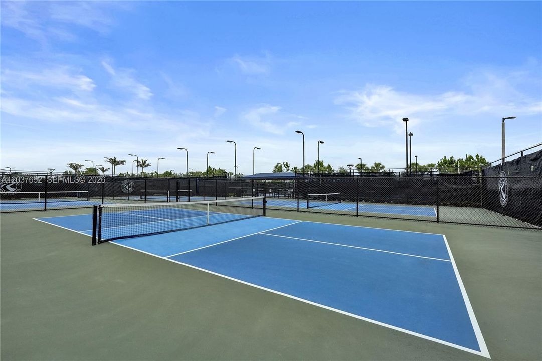 For Rent: $3,850 (4 beds, 2 baths, 2254 Square Feet)