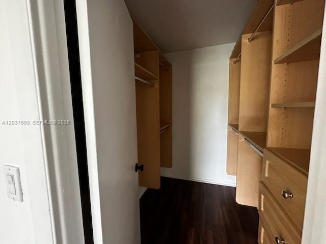 For Rent: $1,945 (1 beds, 1 baths, 703 Square Feet)