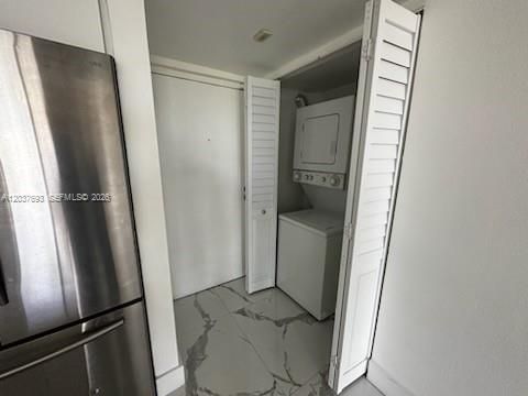 For Rent: $1,945 (1 beds, 1 baths, 703 Square Feet)