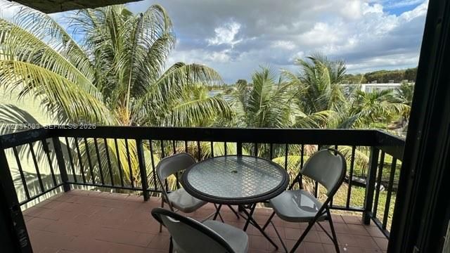 For Rent: $1,945 (1 beds, 1 baths, 703 Square Feet)