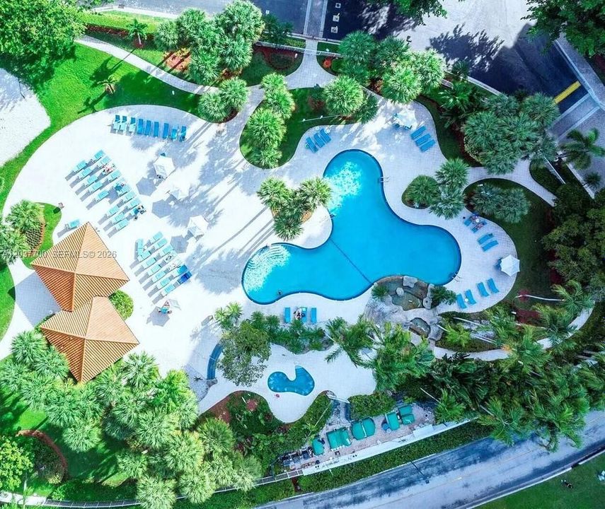 Под контрактом: $2,650 (2 спален, 2 ванн, 990 Квадратных фут)