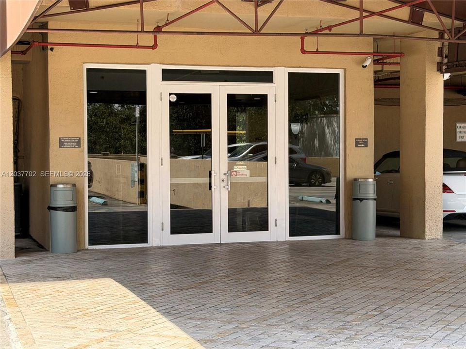В аренду: $2,700 (2 спален, 2 ванн, 828 Квадратных фут)