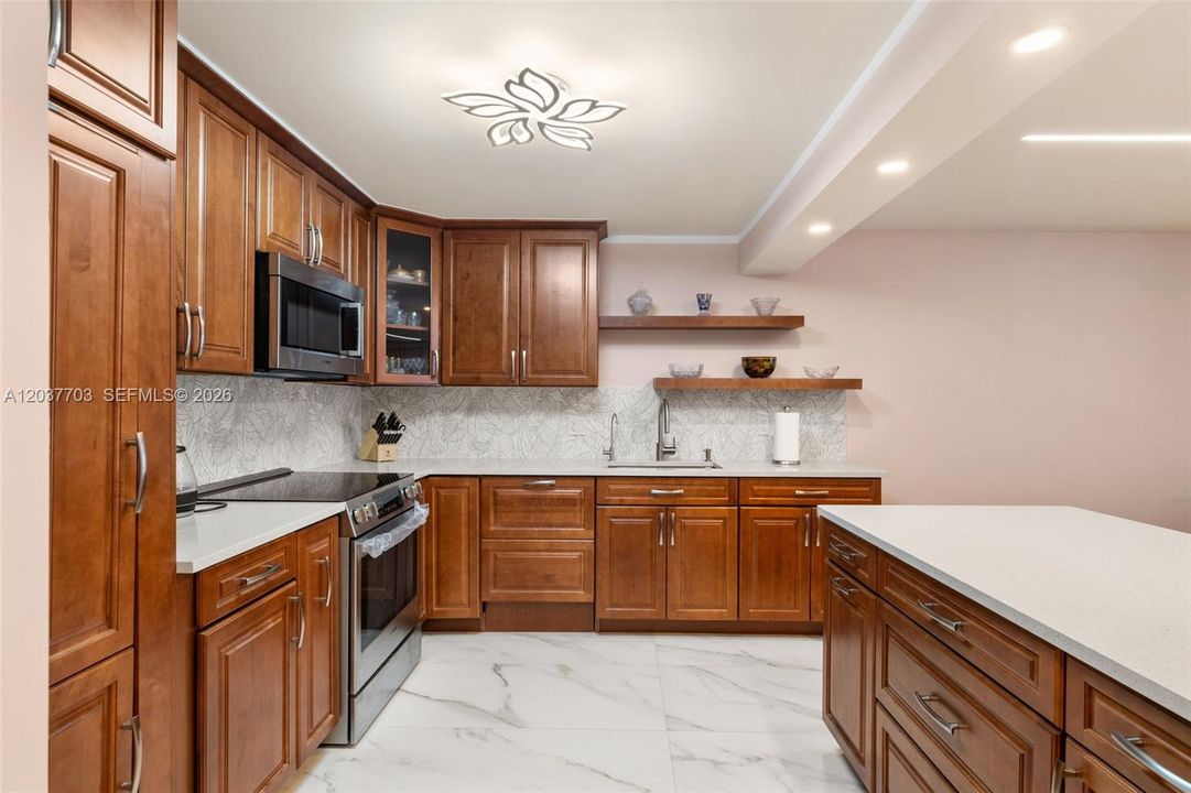 En Venta: $378,000 (1 camas, 2 baños, 1300 Pies cuadrados)