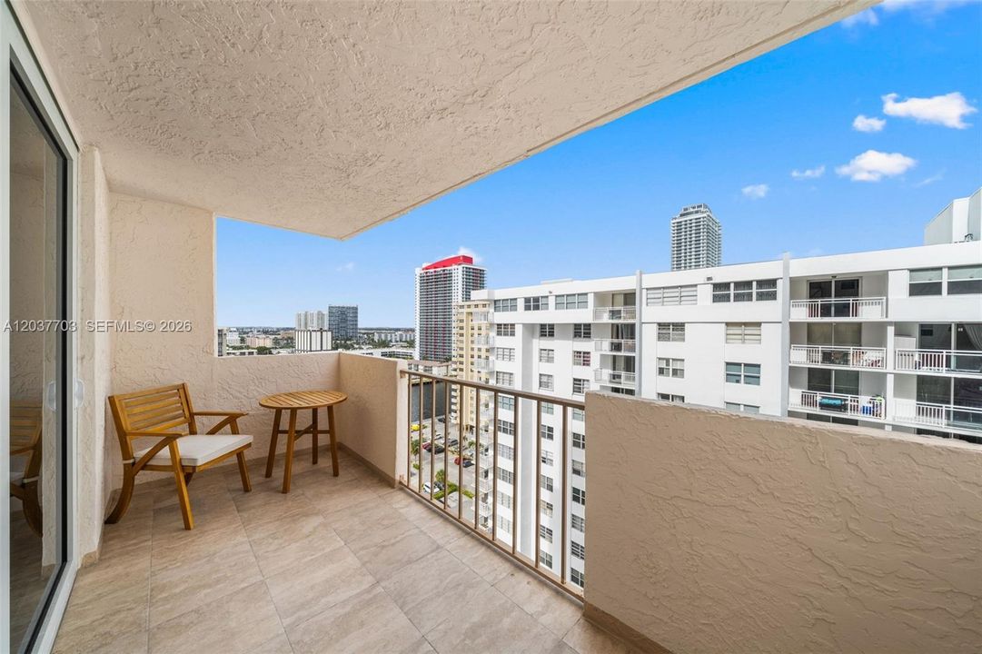 En Venta: $378,000 (1 camas, 2 baños, 1300 Pies cuadrados)