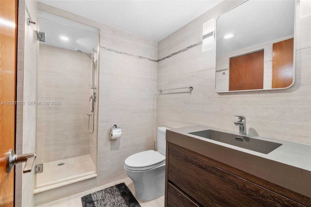 En Venta: $378,000 (1 camas, 2 baños, 1300 Pies cuadrados)