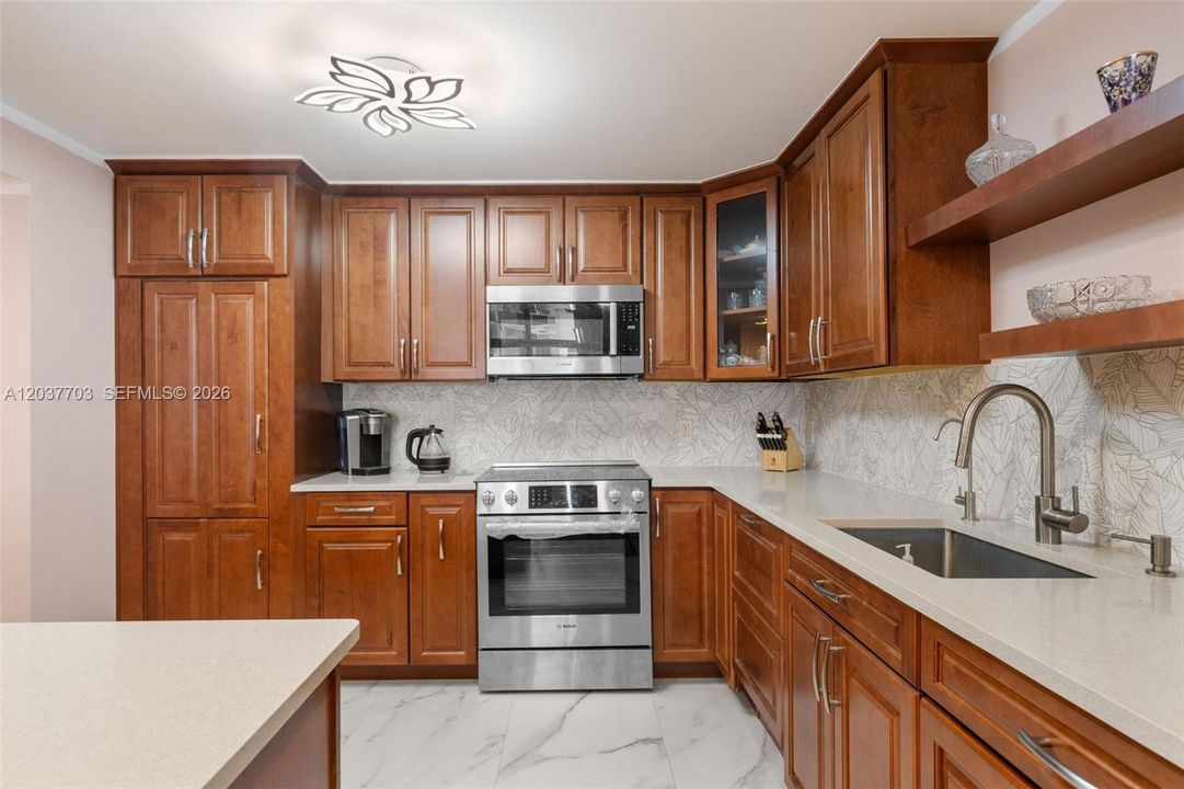 En Venta: $378,000 (1 camas, 2 baños, 1300 Pies cuadrados)